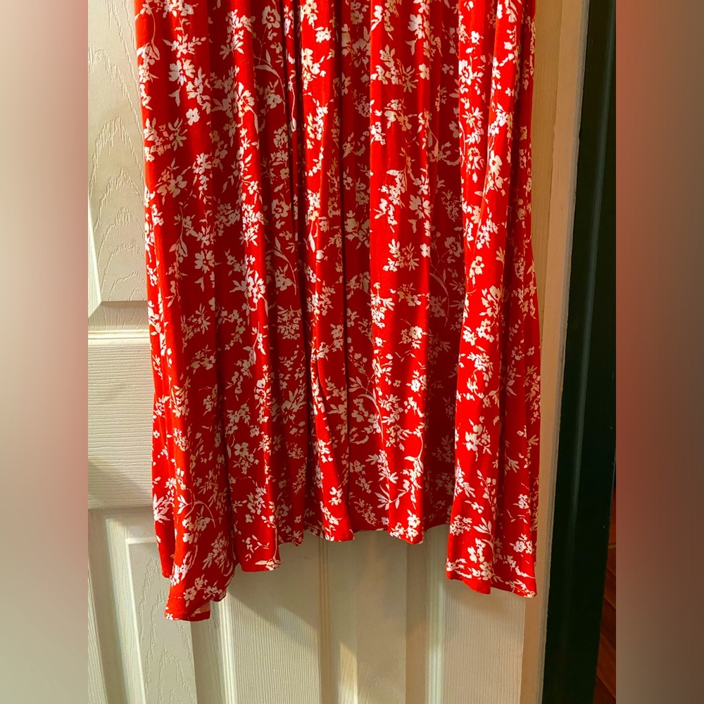 ⭕️ BOGO! Sleeveless Red and White Floral Midi Sundress - Picture 8 of 8